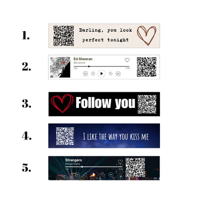 Prvých päť štítkov na výber k sviečke Kiskedves „Melodická“, každý s QR kódom.